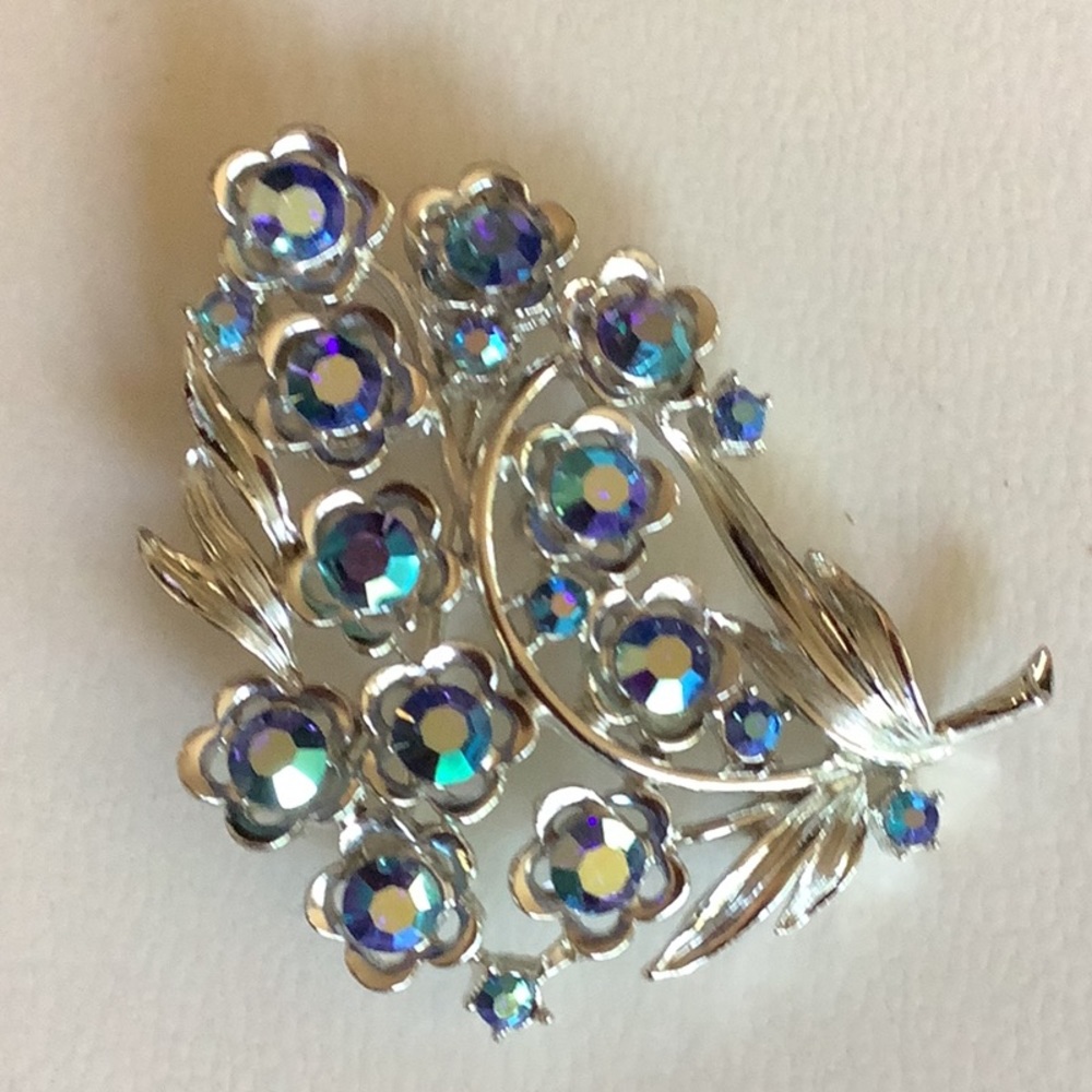STAR Aurora Borealis Rhinestone Silvertone Brooch